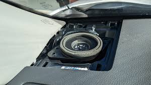 Standard Speaker Configuration for the Rav4 2007: