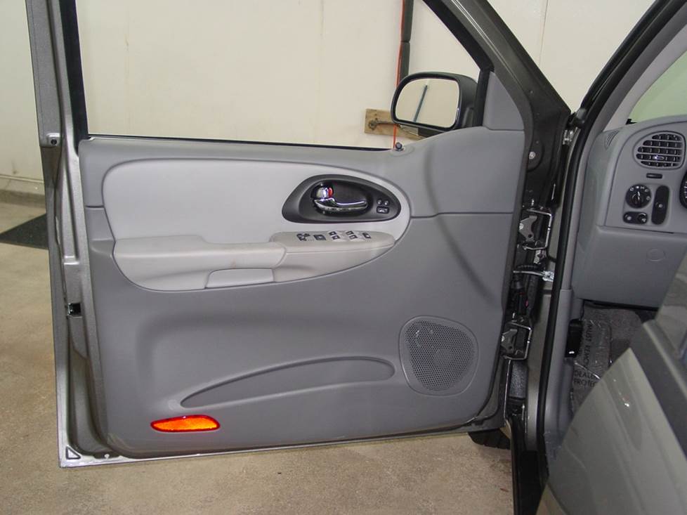 Back Door Speaker Setup in a Chevy Trailblazer LS: